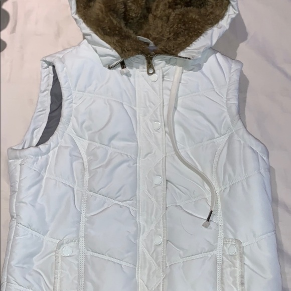 White Puffer Vest with Faux Fur Hood - Picture 1 of 1